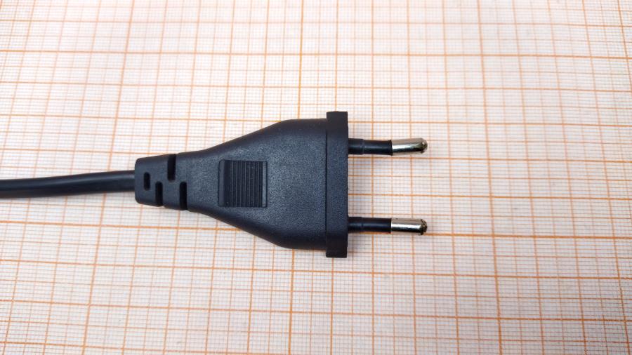 114-789-001 Кабель питания CEE 7/16 DELL CEE7/16 - IEC-C7 0.9m 2×0.75mm2 #4