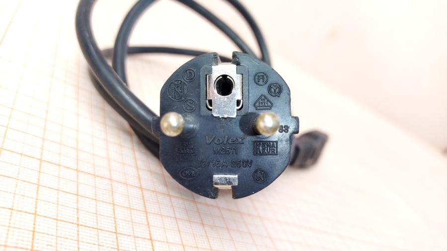 114-451-002 Кабели питания CEE7/7 Volex CEE7/7 - IEC-C5 3G×0.75мм² 1M #5