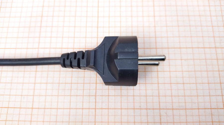 114-824-001 Кабели питания CEE7/7  CEE7/7 - IEC-C5 3G×0.75мм² 1.8M #4