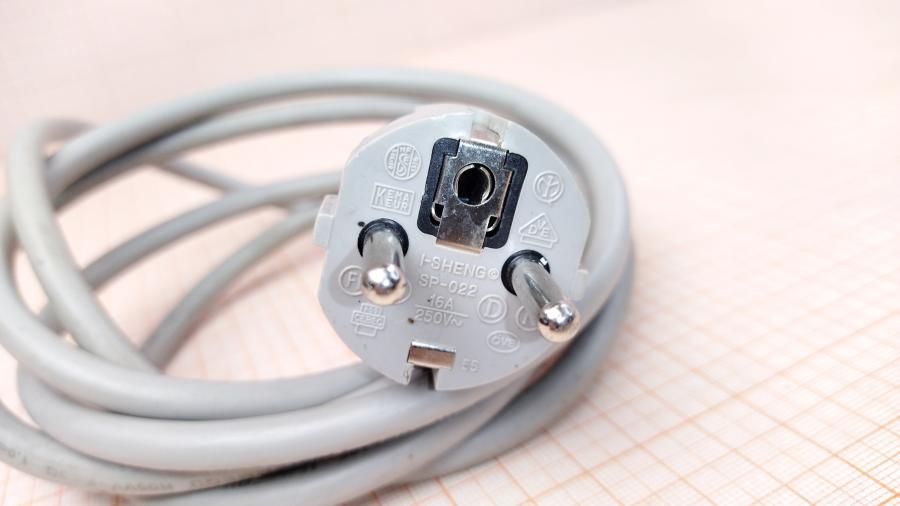 193-267-001 Кабель питания CEE7/7  CEE7/7 - IEC-C13 3G×1.0мм² 1.8M #5