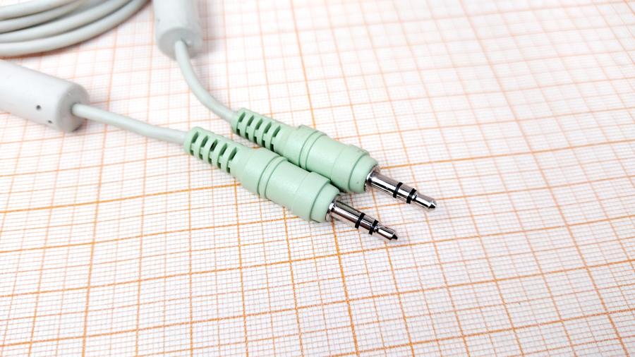 114-860-001 Кабель интерфейсный  MiniJack 3.5 - MiniJack 3.5 1.8m STEREO FB #2