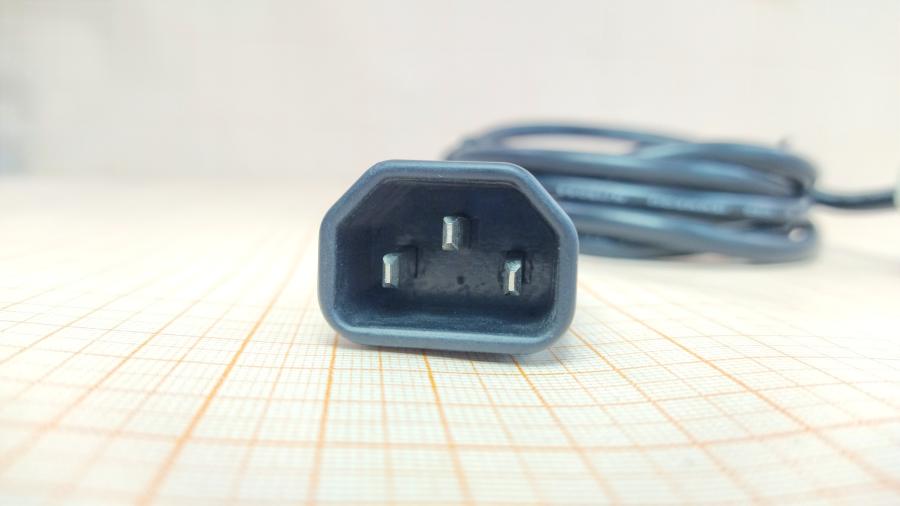 114-953-001 Кабели питания CEE7/7  CEE7/3 - IEC-C14 3G×0.75мм² 1.8M #5