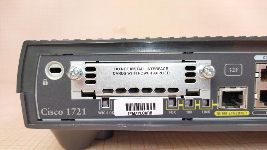 098-020-001 Маршрутизатор CISCO 1721 #7