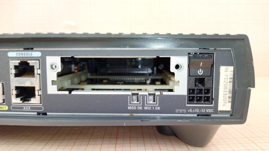 098-020-001 Маршрутизатор CISCO 1721 #9