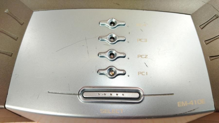 098-051-001 Свитч KVM EMINE EM-410E #3