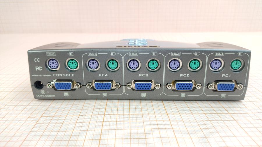 098-051-001 Свитч KVM EMINE EM-410E #8