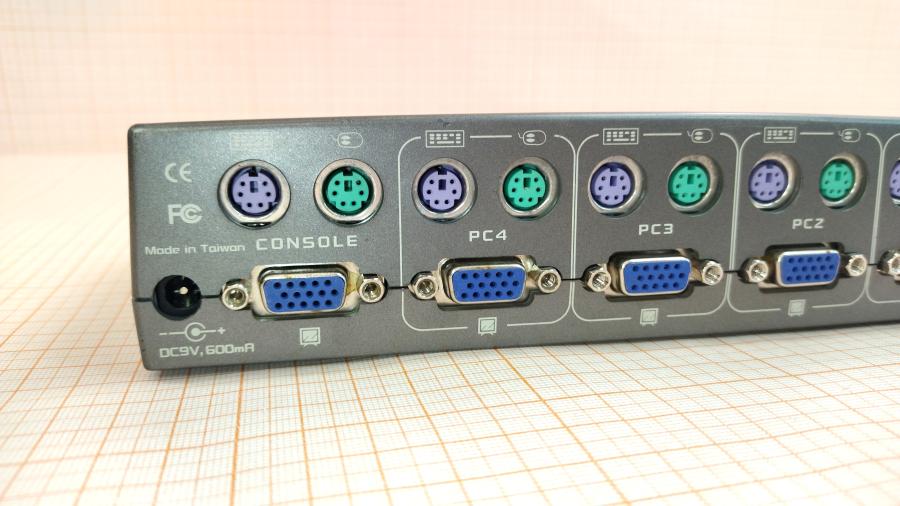 098-051-001 Свитч KVM EMINE EM-410E #9