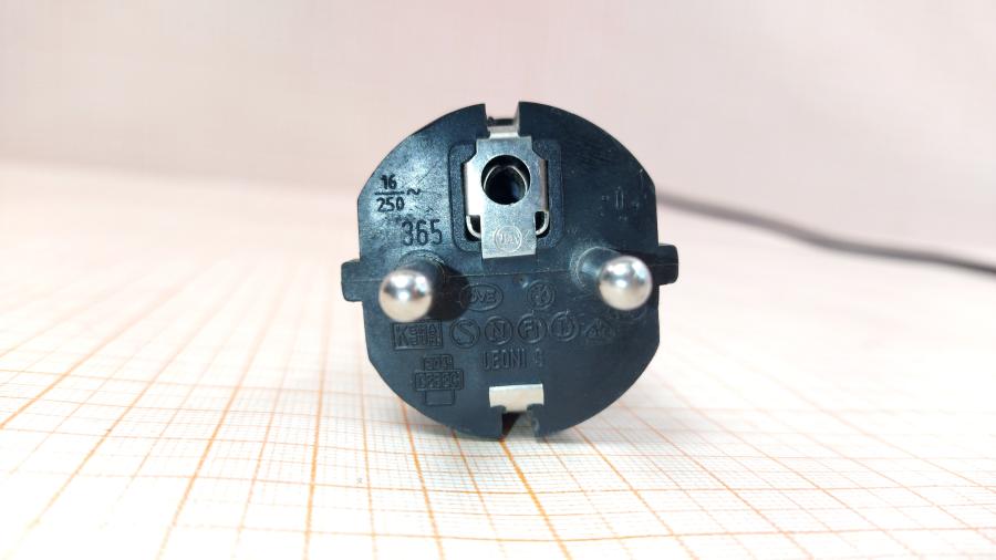 098-162-001 Кабель питания CEE7/7  | CEE7/7 - IEC-C5 3×0.75mm2 2m #5