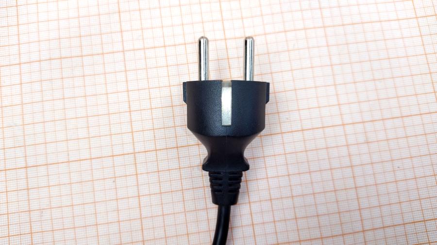 098-164-001 Кабель питания CEE7/7   CEE7/7 - IEC-C5 3×0.75mm2 1m #4