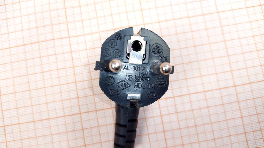 098-165-001 Кабель питания CEE7/7  CEE7/7 Угловой - IEC-C13 3G×0.75мм² 1.8M #5