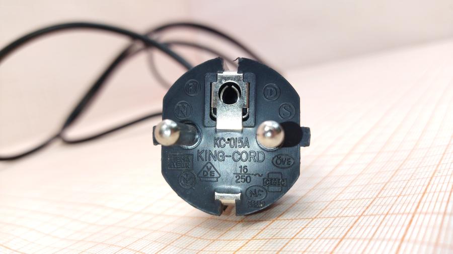 098-166-001 Кабель питания CEE7/7  CEE7/7 - IEC-C13 3G×1.0мм² 2M #5