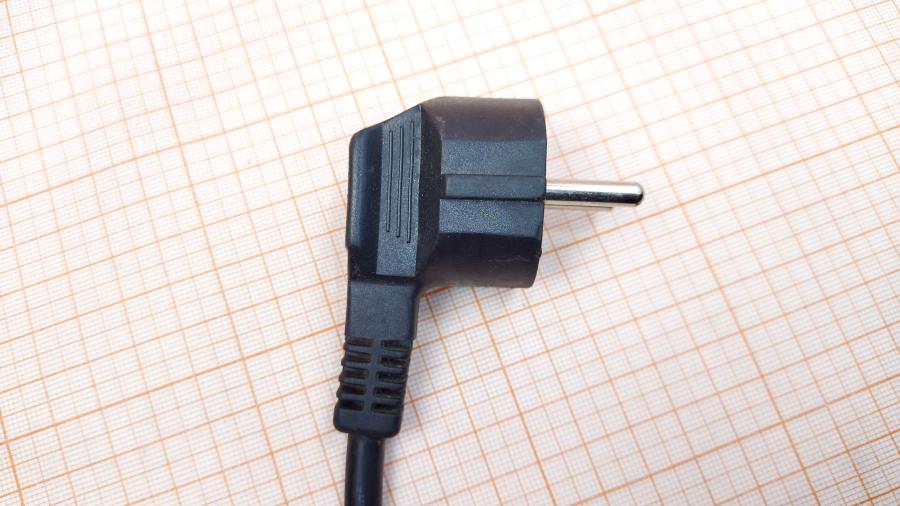 193-269-001 Кабель питания CEE7/7  CEE7/7 Угловой - IEC-C13 3G×1.0мм² 2.5M #4