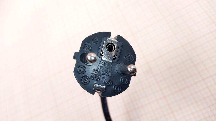 193-271-001 Кабель питания CEE7/7   CEE7/7 - IEC-C13 3G×1.0мм² 2.5M #5