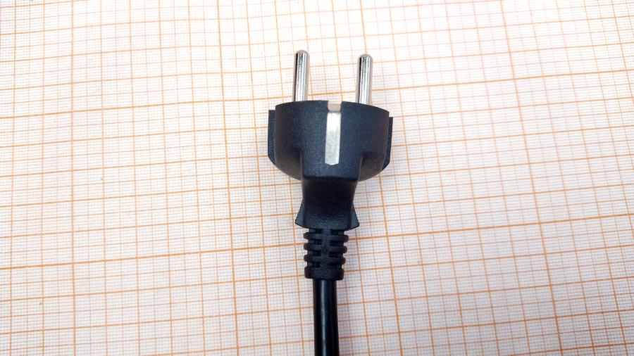 193-272-001 Кабель питания CEE7/7  CEE7/7 - IEC-C13 3G×1.0мм² 1.2M #4