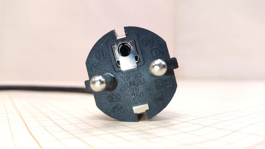 193-267-002 Кабель питания CEE7/7  CEE7/7 - IEC-C13 3G×1.0мм² 1.8M #5