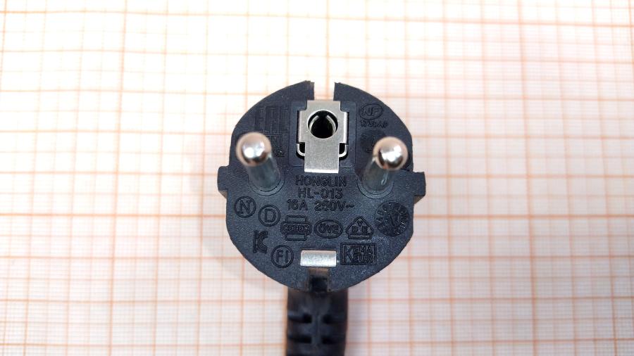 098-170-001 Кабель питания CEE7/7  CEE7/7 Угловой - IEC-C13 3×0.75mm2 1.5m #5