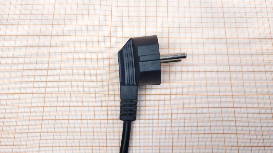 098-171-001 Кабель питания CEE7/7  CEE7/7 Угловой - IEC-C13 3×0.5mm2 1.5m #4