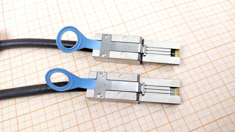 123-012-001 Кабель SFF  SFF-8088 - SFF-8088 1M #2