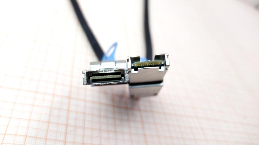 123-012-001 Кабель SFF  SFF-8088 - SFF-8088 1M #3