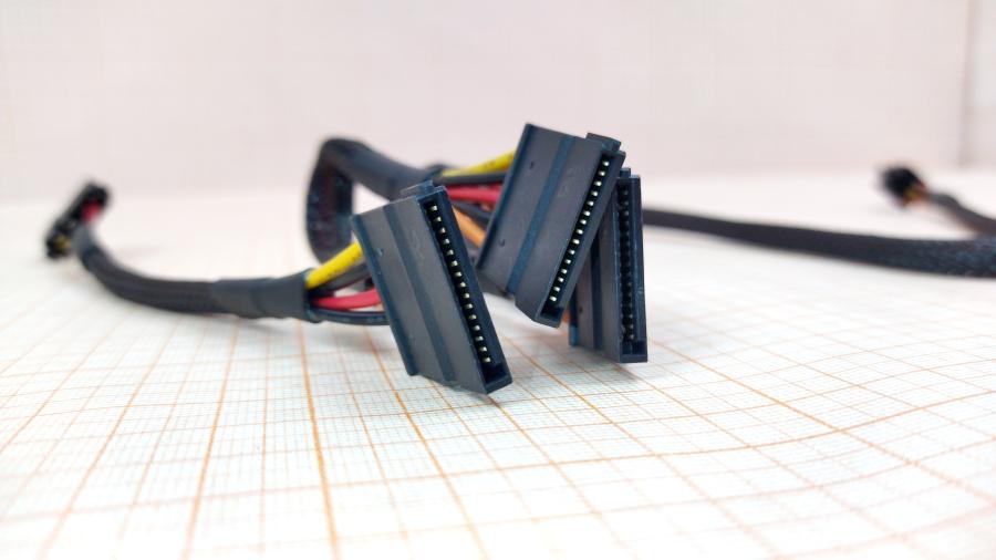 174-193-001 Переходник питания  PCI-E 6Pin (M) - 1x Molex 4Pin - 3x SATA 15Pin #4