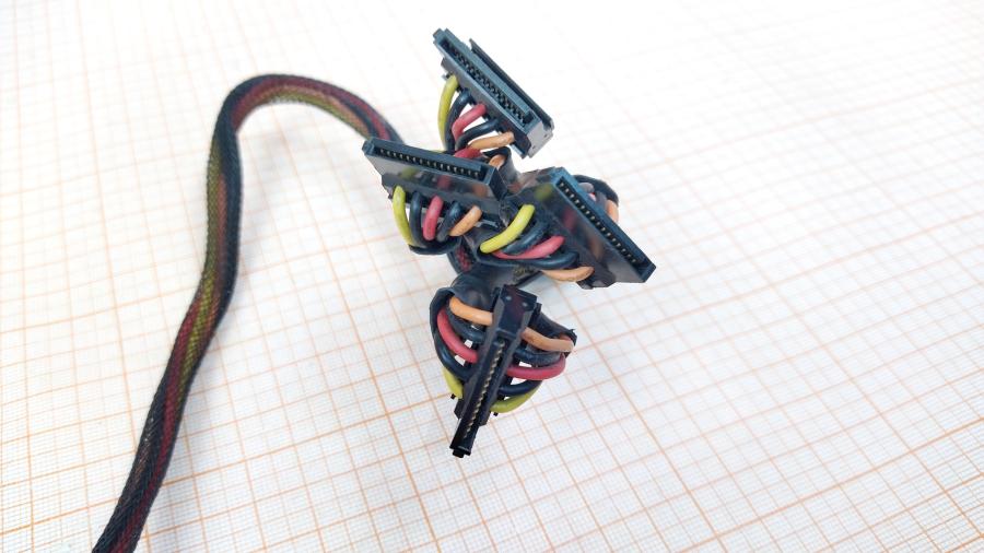 174-194-001 Переходник питания  PCI-E 8Pin (M) - 4x SATA 15Pin #3