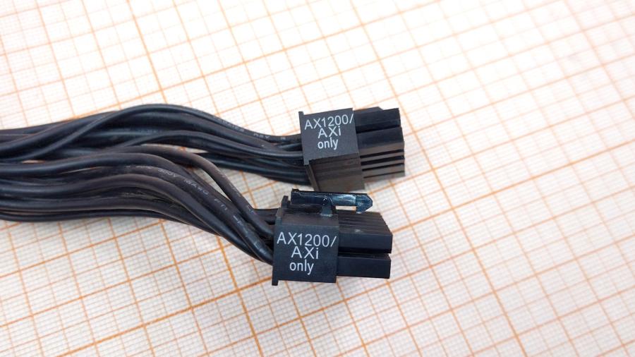 098-269-001 Переходник питания CORSAIR 14-Pin PCI-E (M) + 10-Pin PCI-E (M) - 20+4-Pin PCI-E (M) 0.6M #4