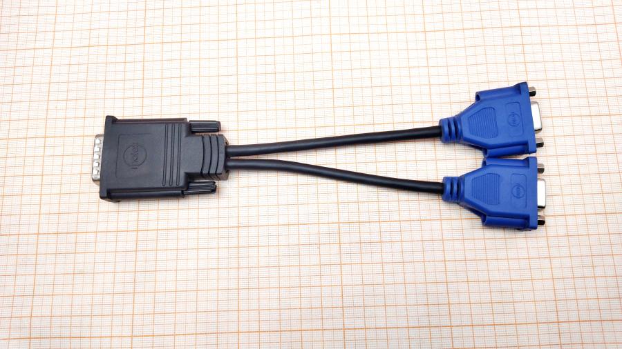 098-299-001 Кабель интерфейсный MOLEX DMS-59 (M)- 2x VGA (F) #1