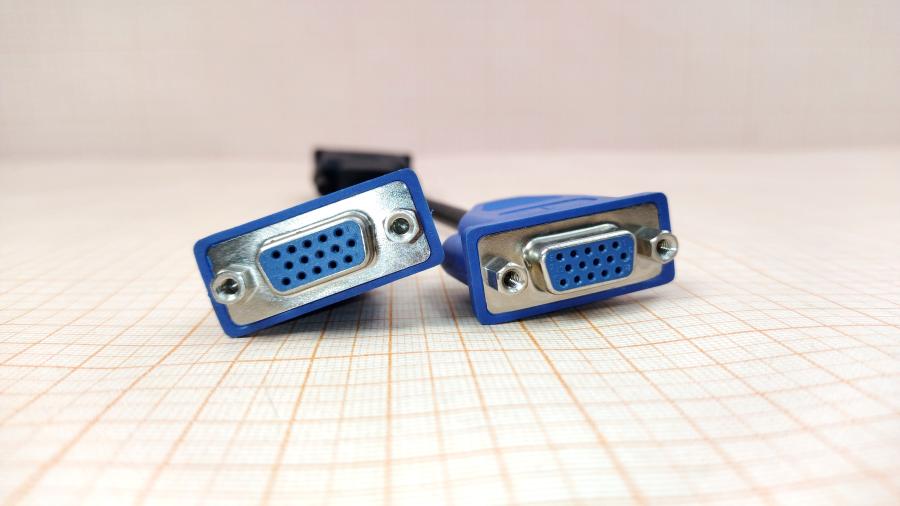 098-299-001 Кабель интерфейсный MOLEX DMS-59 (M)- 2x VGA (F) #3