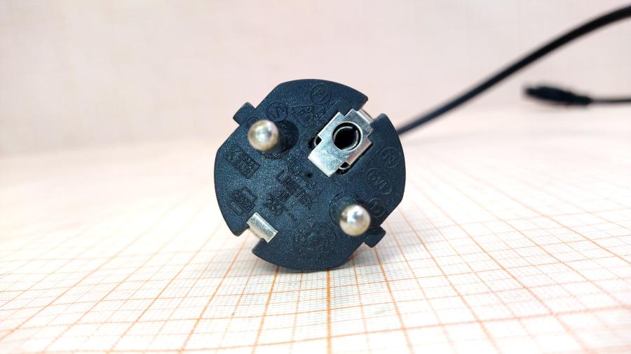 217-207-001 Кабель питания CEE7/7   CEE7/7 - IEC-C5 3×0.75mm2 1m #5