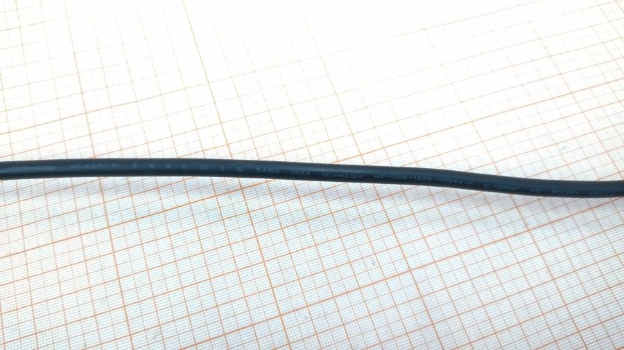 217-237-001 Кабель питания CEE7/7  CEE7/7 Угловой - IEC-C13 3G×0.75мм² 1.8M #6