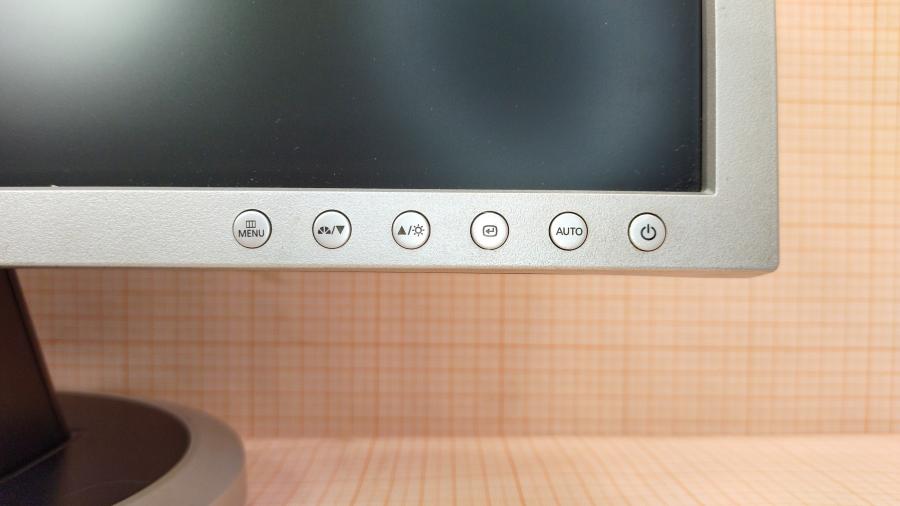 218-004-001 Монитор ЖК SAMSUNG 940NW #3