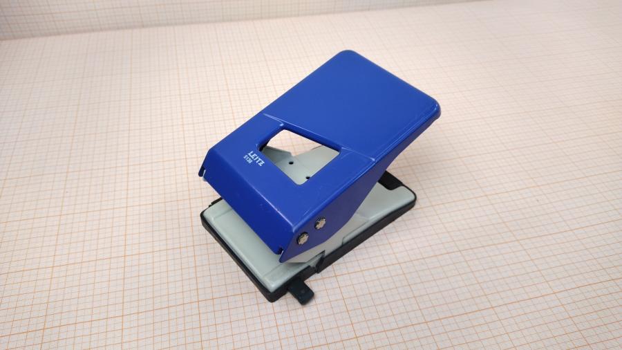 219-034-001 Дырокол LEITZ 5138 #1