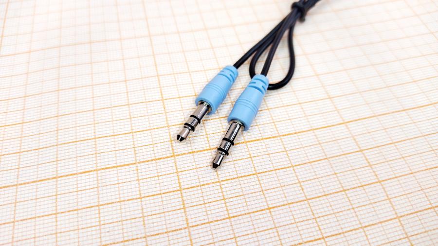 218-174-001 Кабель интерфейсный  MiniJack 3.5 - MiniJack 3.5 0.3m #2