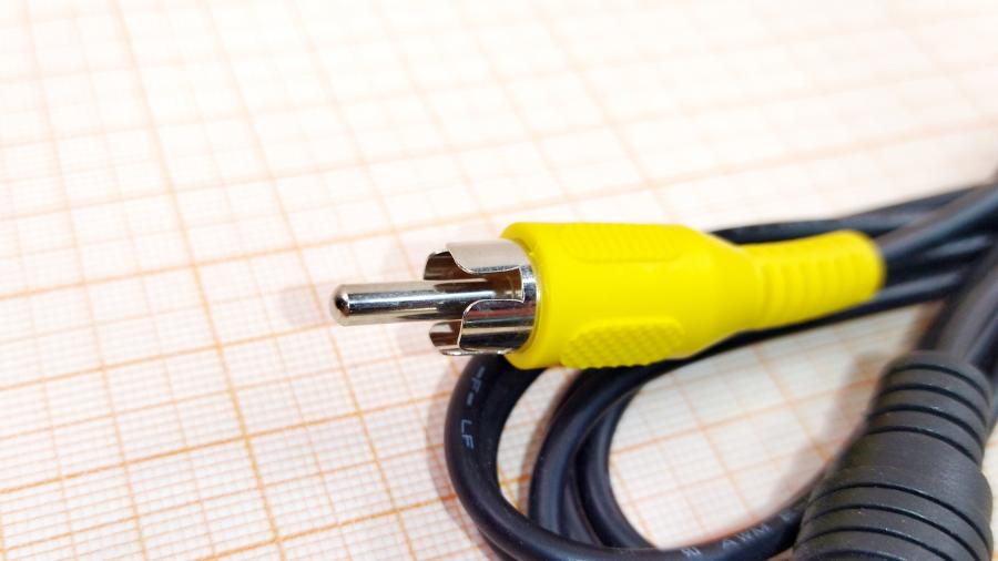 218-175-001 RCA video cable  S-VIDEO 9-Pin (M) - RCA (M) 1.5m #3