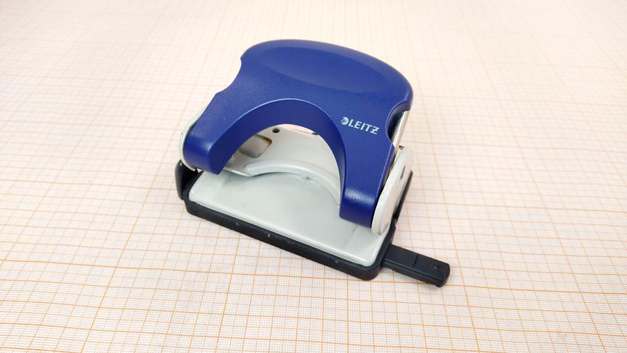 219-100-001 Дырокол LEITZ 5038 #1
