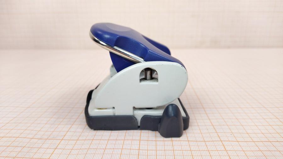 219-100-001 Дырокол LEITZ 5038 #4