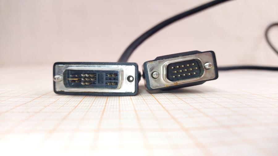 218-231-001 Кабель DVI для ЖК мониторов  DVI-A (M) - VGA (M) 1.8m #3