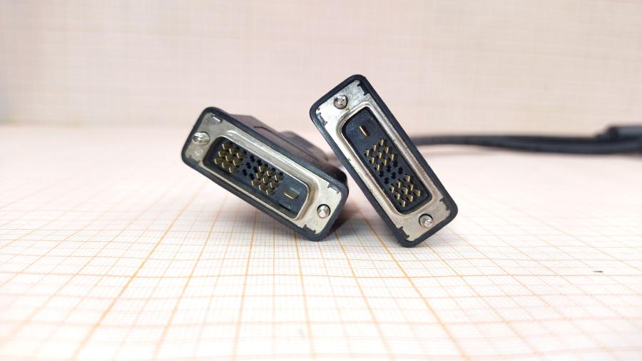 218-238-001 Кабель DVI для ЖК мониторов  DVI-D (M) - DVI-D (M) 1.8m Single link fb #3