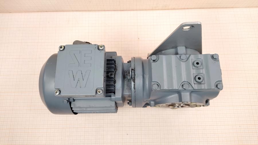 219-151-002 Мотор-редуктор SEW Eurodrive SA47 DT71D-4 #6