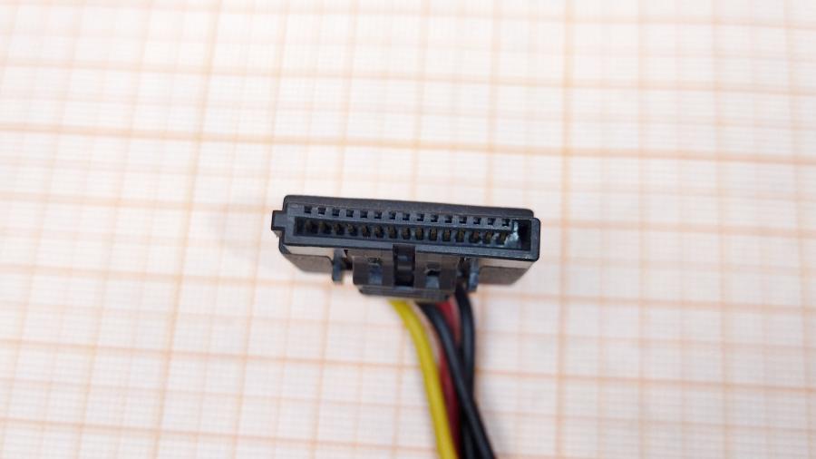 219-154-001 Переходник питания  Molex 4Pin - SATA 15Pin #3