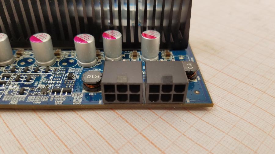 219-233-001 Radeon™ HD Series SAPPHIRE Radeon HD4730 #3