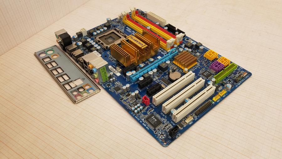 219-236-001 MB LGA 775 GIGABYTE GA-EP35-DS3 #1