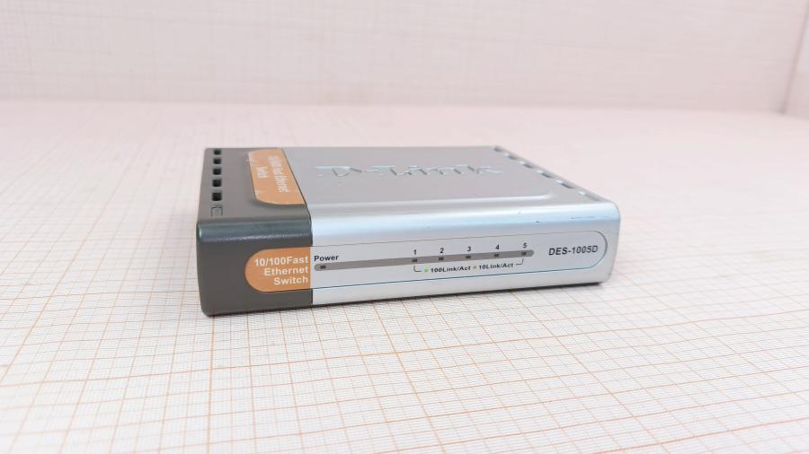 223-063-001 Коммутатор неуправляемый D-LINK DES-1005D #1