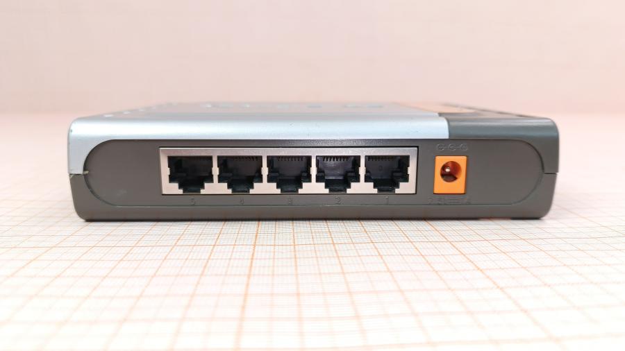 223-063-001 Коммутатор неуправляемый D-LINK DES-1005D #6