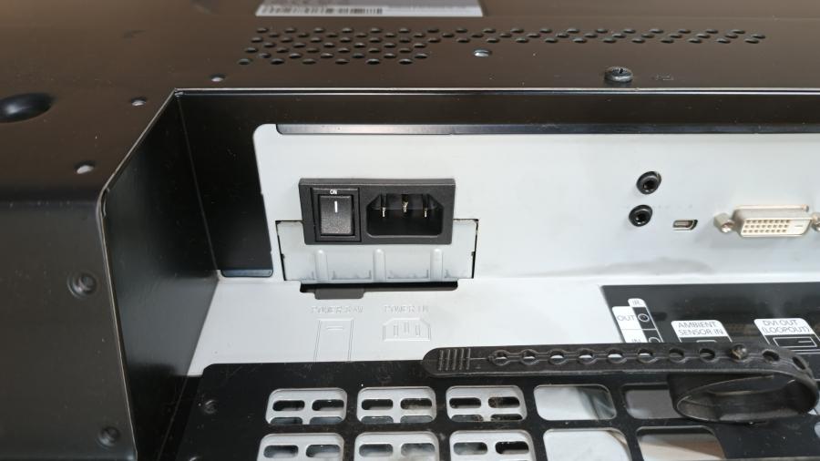 225-001-009 ЖК панель SAMSUNG 460UT-2 #9