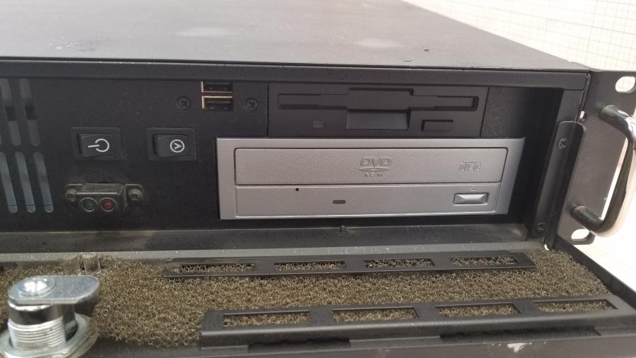 223-076-001 Сервер INTEL 2U S3000AH #4