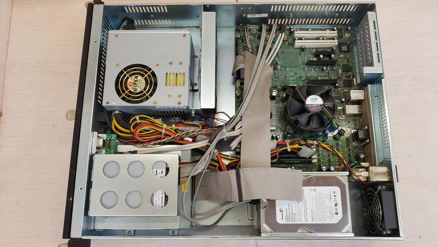 223-076-001 Сервер INTEL 2U S3000AH #8