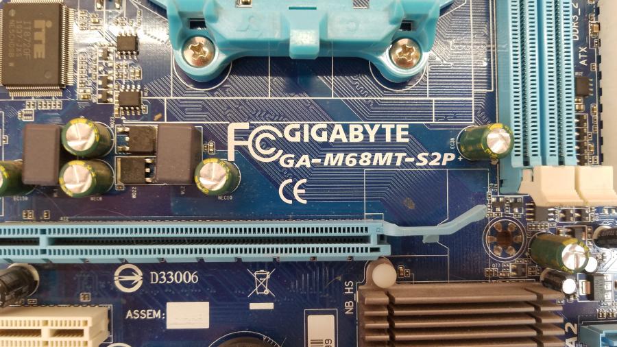 219-267-001 MB Socket AM3 GIGABYTE GA-M68MT-S2P+ #3