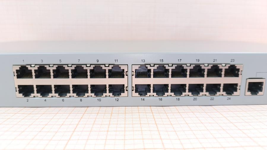 226-038-001 Коммутатор управляемый Allied Telesyn AT-FS750/24 #4