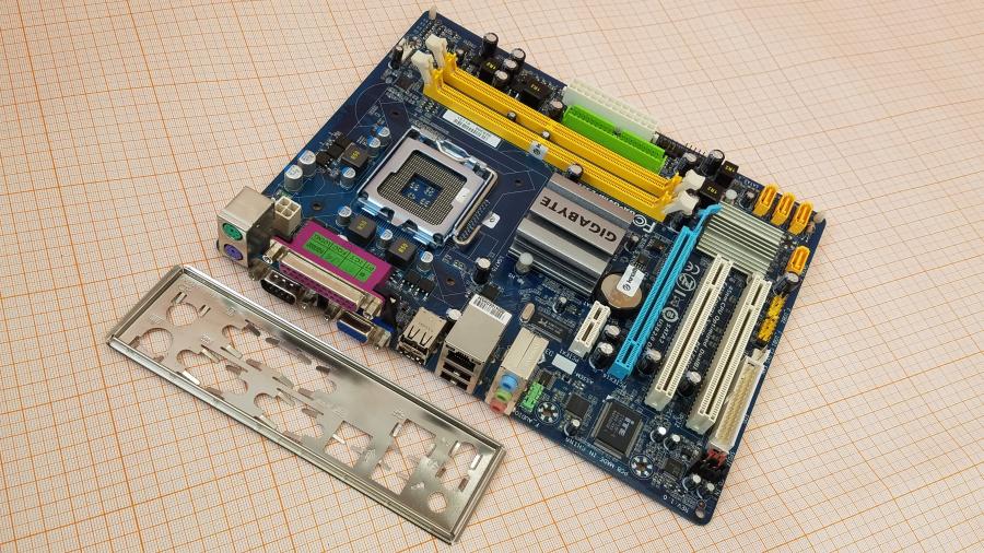 223-135-001 MB LGA 775 GIGABYTE GA-G41M-ES2L #1